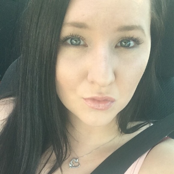 Meet your Posher, Aleesha - Picture 1 of 1